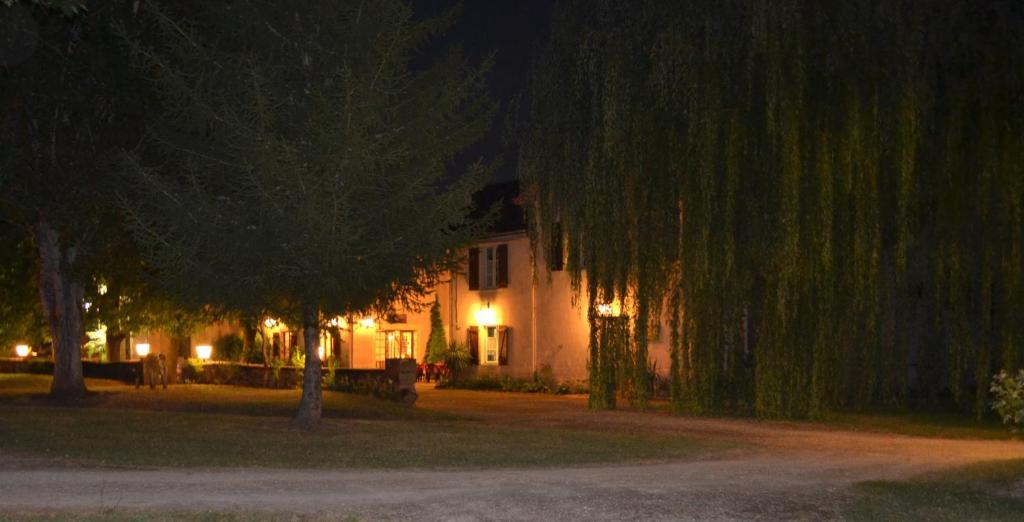 Hotel Du Parc Thonac Exterior foto