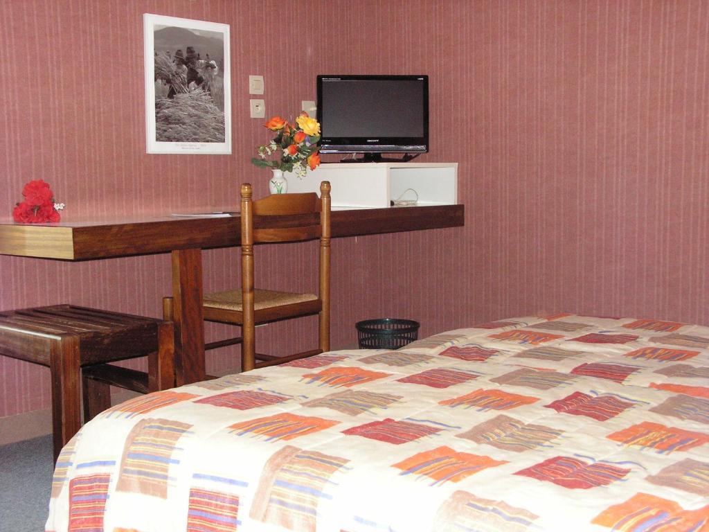 Hotel Du Parc Thonac Habitación foto
